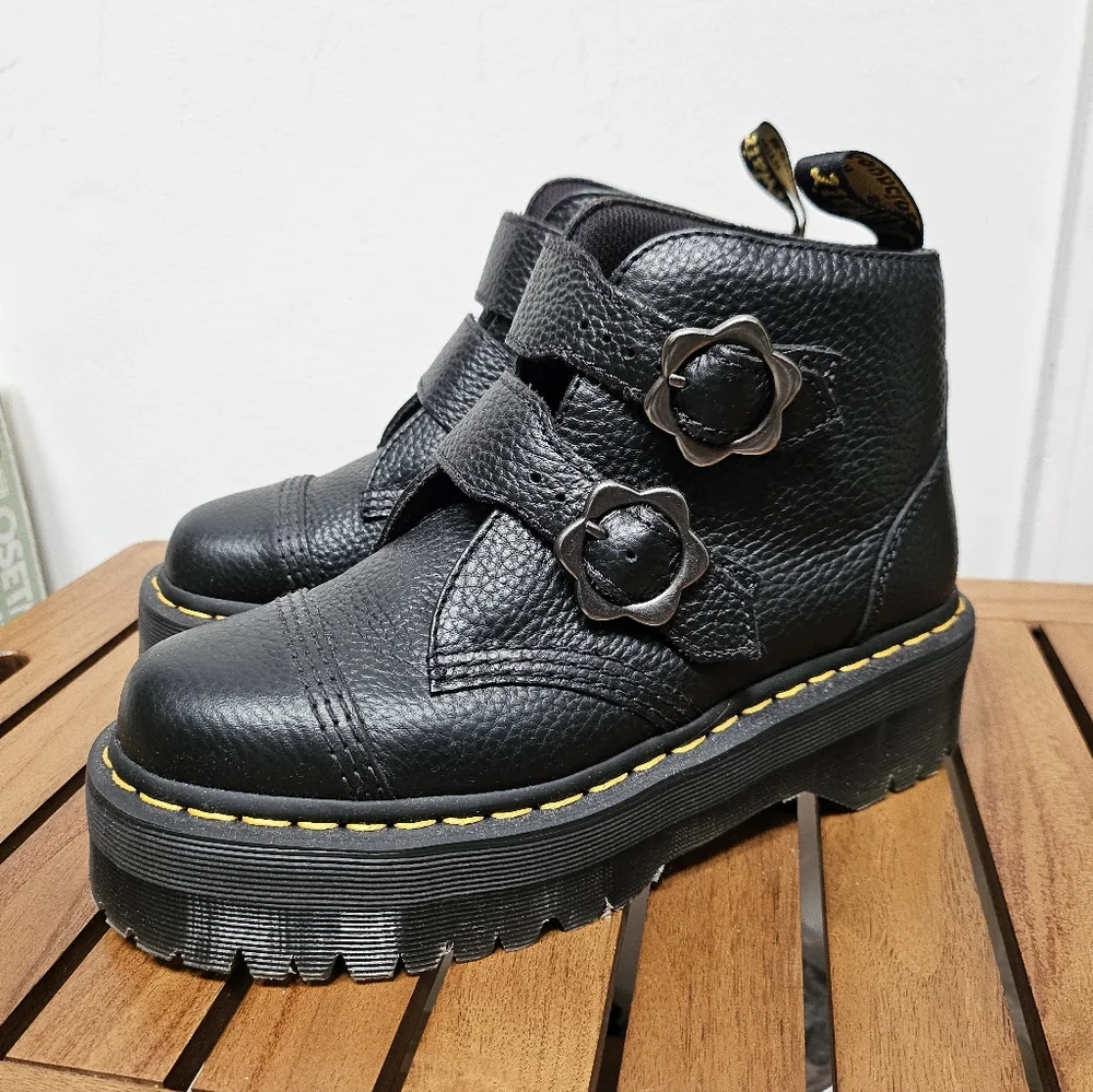 Dr. Martens Size 7 - Picture 1 of 4